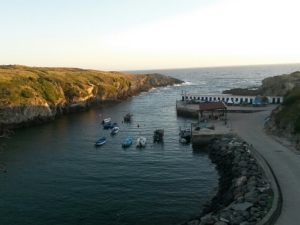 O porto de Porto Covo.